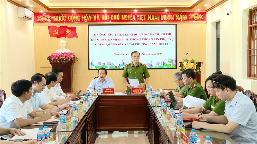 Thứ trưởng Nguyễn Văn Long cùng Tổ công tác kiểm tra tại tỉnh Ninh Bình.