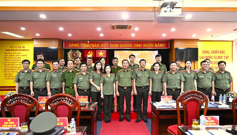 Các đại biểu dự Hội nghị.