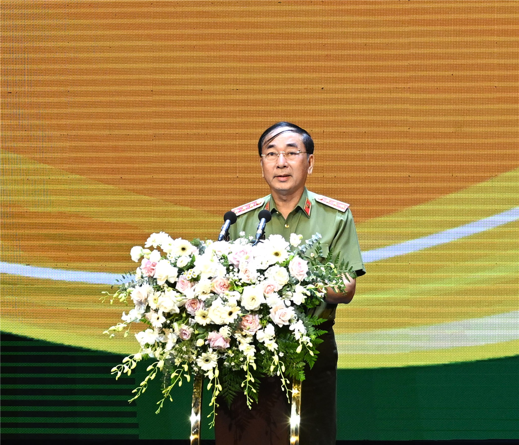 Thứ trưởng Trần Quốc Tỏ phát biểu khai mạc.