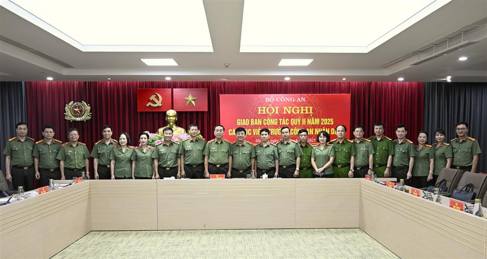 Các đại biểu dự Hội nghị.