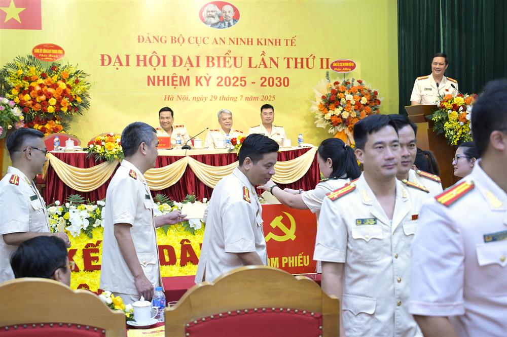 Đại hội cũng đã tiến hành bỏ phiếu bầu Ban Chấp hành Đảng bộ khóa mới nhiệm kỳ 2025 – 2030.