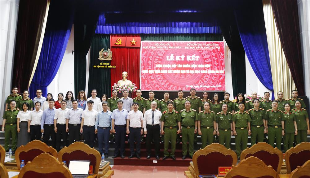 Các đại biểu dự Lễ ký kết.