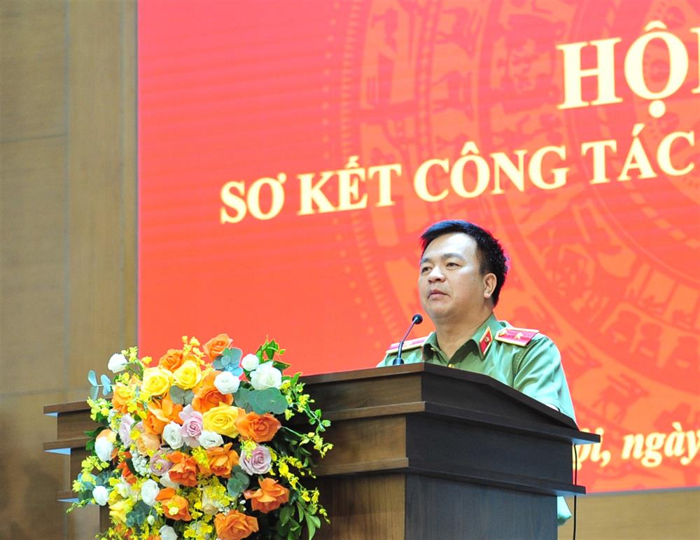 Thiếu tướng Hoàng Văn Hà  phát biểu tại Hội nghị.