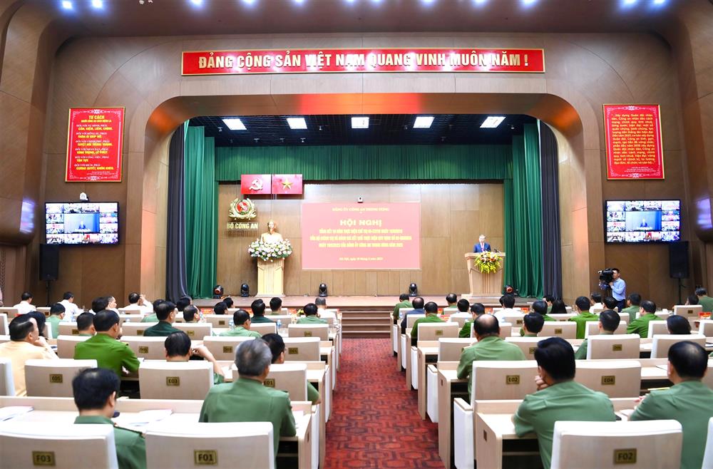 Hội nghị được truyền hình trực tuyến đến điểm cầu Công an các tỉnh, thành phố trực thuộc Trung ương.