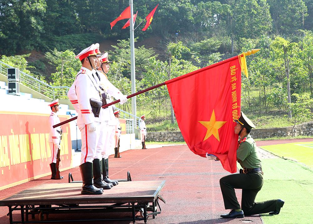 Chiến sĩ mới tuyên thệ.