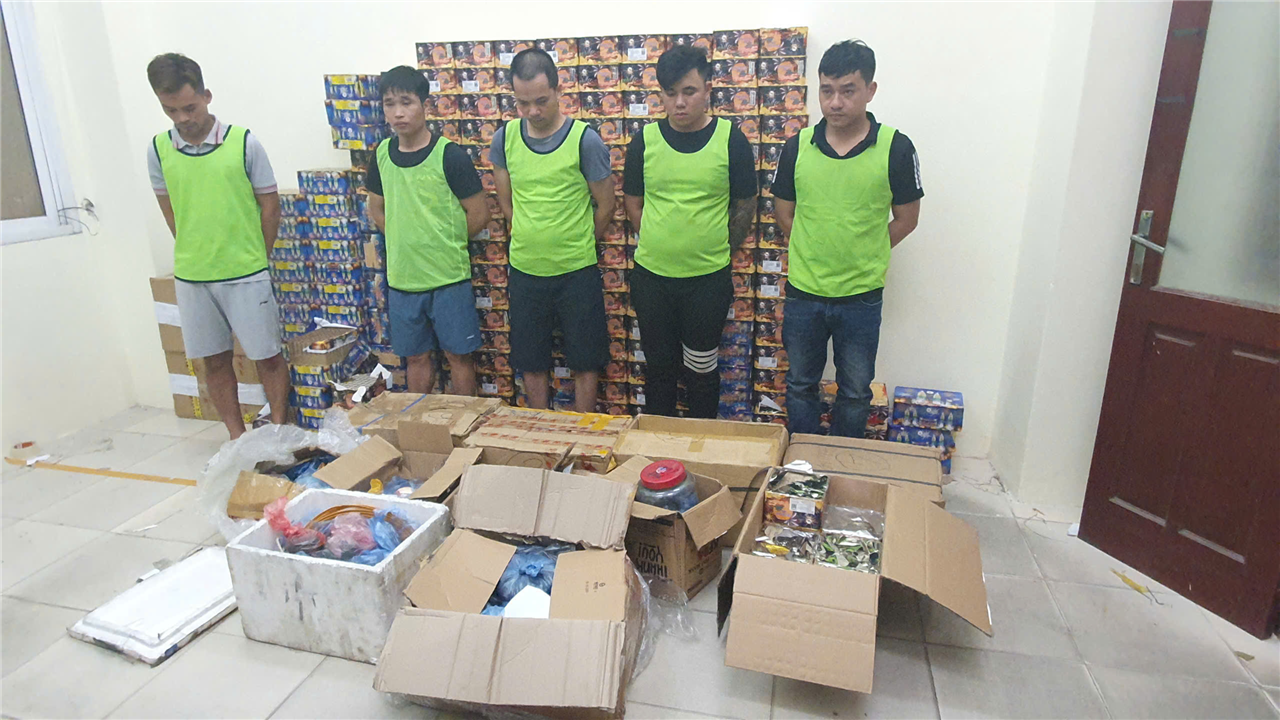 Các đối tượng bị bắt giữ.