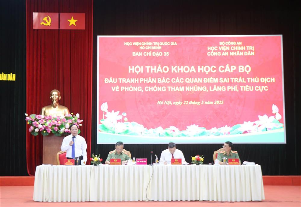 Các đồng chí chủ trì Hội thảo.