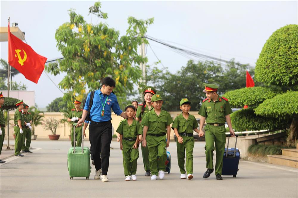Ngay sau chương trình Lễ khai mạc, Ban Tổ chức sẽ tiếp nhận quân và biên chế theo từng tiểu đội.