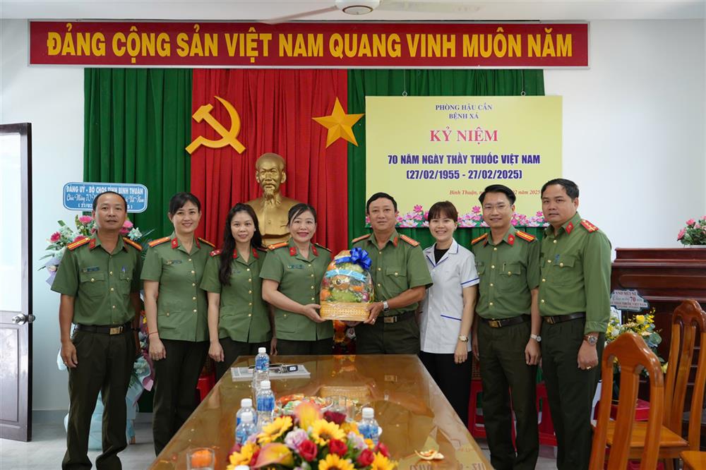 Sự âm thầm, tận tụy của đội ngũ y tế Bệnh xá Công an tỉnh đã đóng góp rất nhiều vào công tác chiến đấu giữ gìn an ninh, trật tự của địa phương.