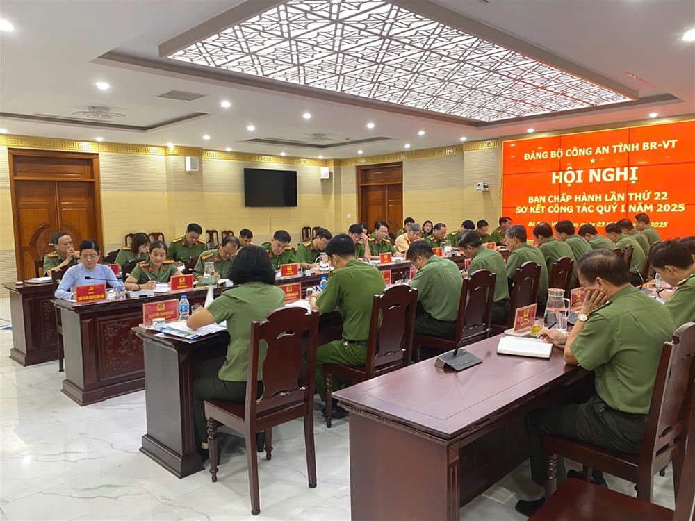 Toàn cảnh hội nghị.