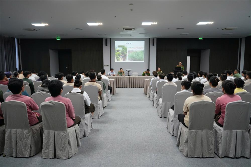 Phối hợp tổ chức tuyên truyền phòng tránh các loại tội phạm.