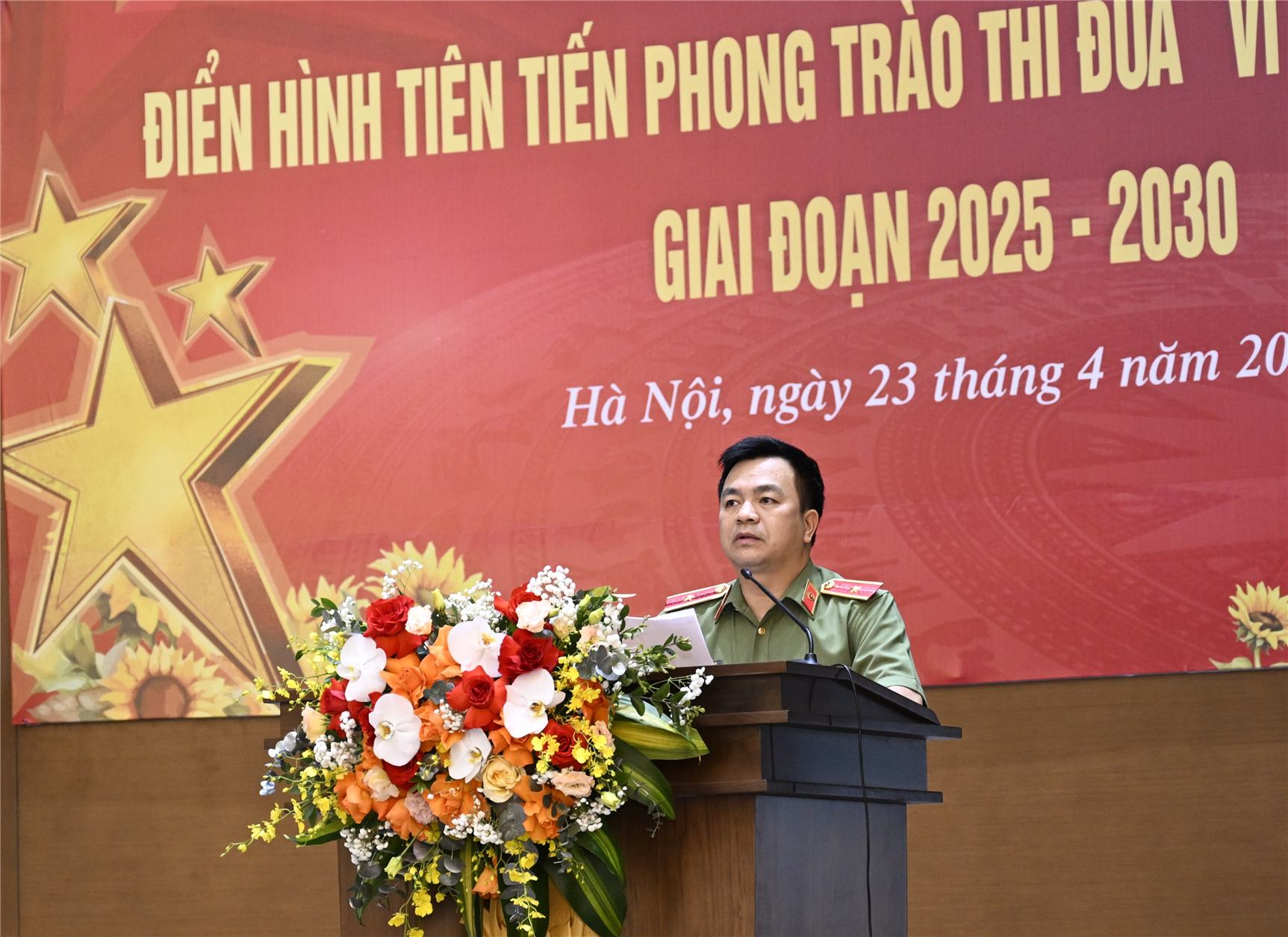 Thiếu tướng Hoàng Văn Hà, Cục trưởng Cục ANĐT chủ trì Hội nghị.