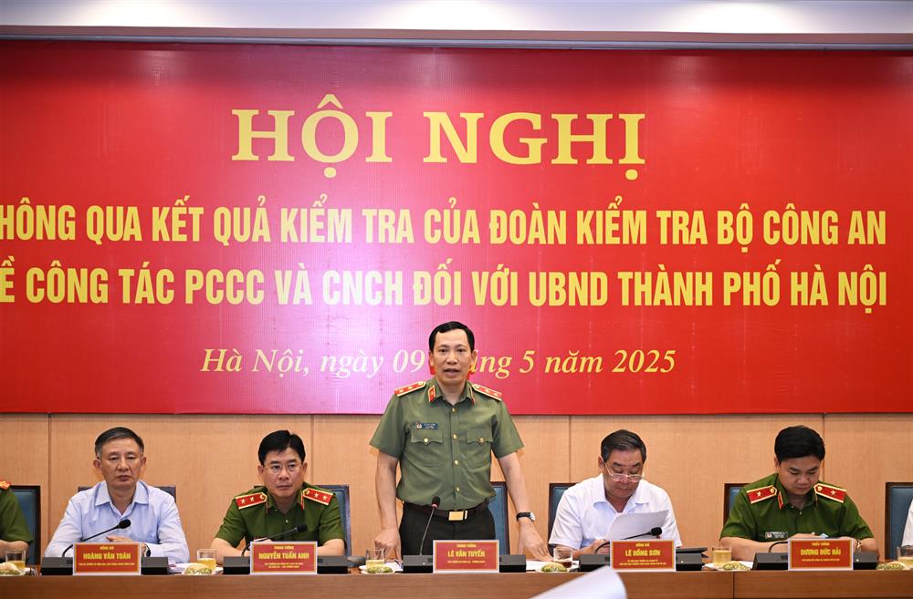 Thứ trưởng Lê Văn Tuyến phát biểu tại Hội nghị.