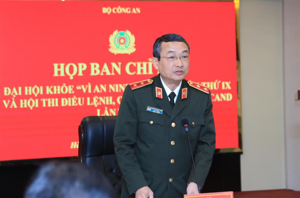 Trung tướng Nguyễn Ngọc Toàn, Cục trưởng Cục Công tác Đảng và Công tác chính trị Bộ Công an, Phó Trưởng ban Thường trực Ban chỉ đạo chủ trì cuộc họp.