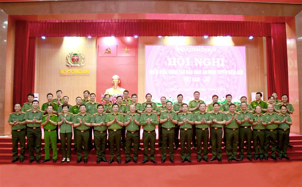 Các đại biểu dự Hội nghị. 