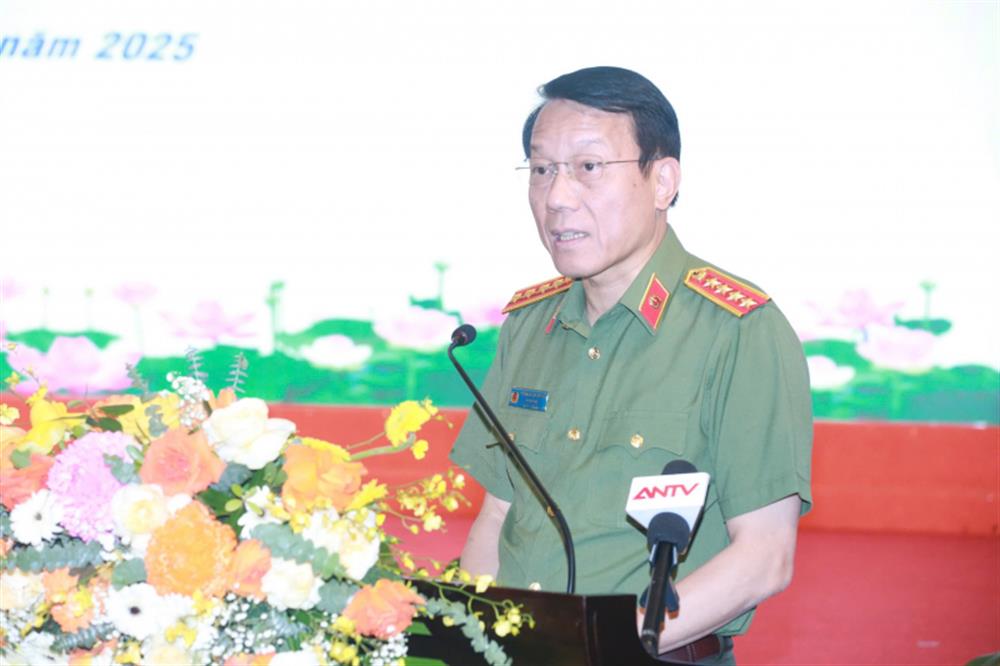 Bộ trưởng Lương Tam Quang phát biểu tại Hội thảo.