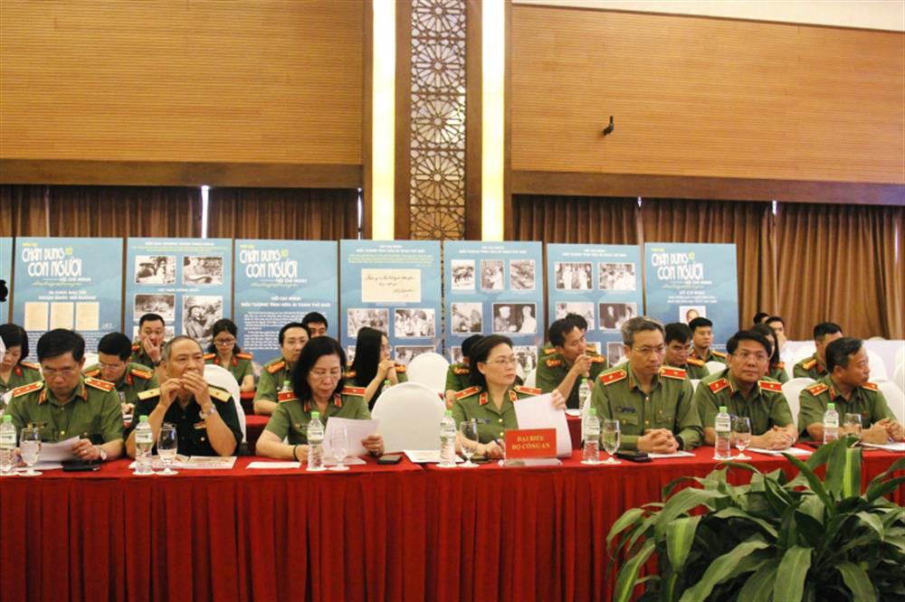 Các đại biểu tham dự Hội thảo.