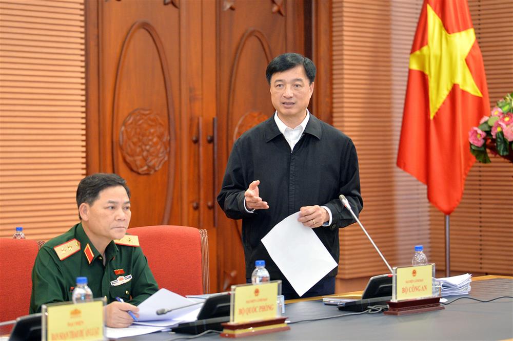 Thượng tướng Nguyễn Duy Ngọc – Thứ trưởng Bộ Công an báo cáo tại phiên họp.