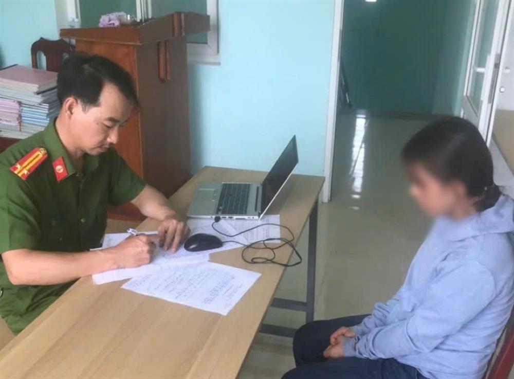 Cơ quan Công an làm việc với bà N. N. U. L, chủ nhóm trẻ tư thục.