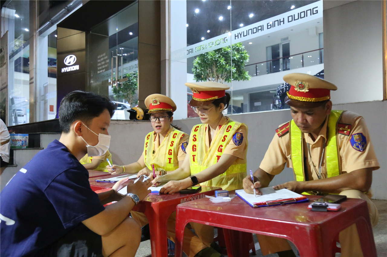Lực lượng Cảnh sát giao thông Công an tỉnh Bình Dương tăng cường tuần tra, kiểm soát, tiếp nhận thông tin phản ánh từ người dân góp phần đảm bảo trật tự, an toàn giao thông trên địa bàn.