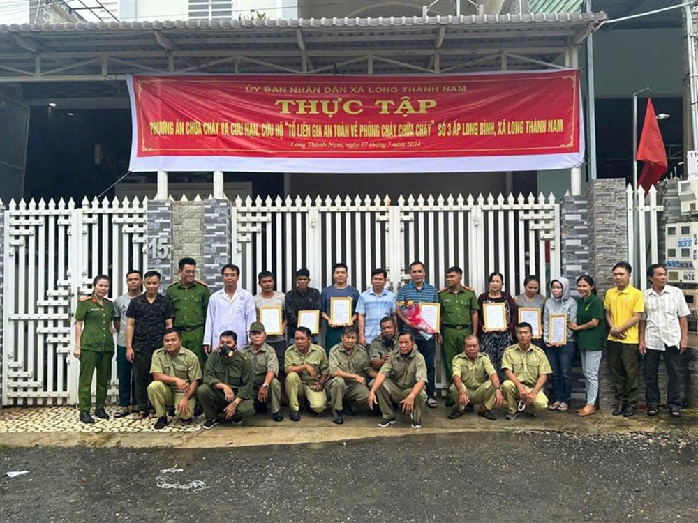 Lực lượng tham gia bảo vệ ANTT tại cơ sở tuyên truyền, tham gia các Tổ liên gia an toàn phòng cháy chữa cháy.