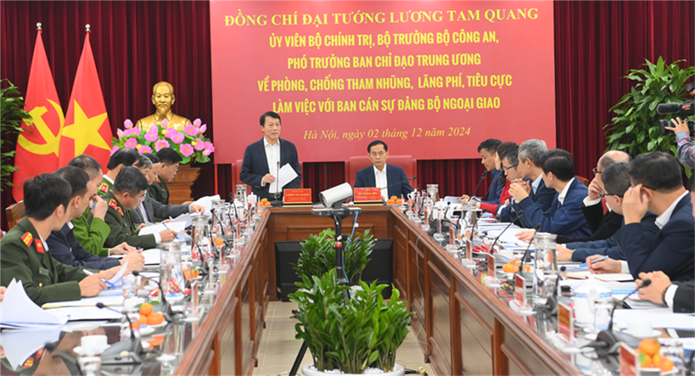 Đại tướng Lương Tam Quang, Ủy viên Bộ Chính trị, Bộ trưởng Bộ Công an, Phó Trưởng Ban Chỉ đạo, Trưởng đoàn công tác phát biểu tại buổi làm việc.