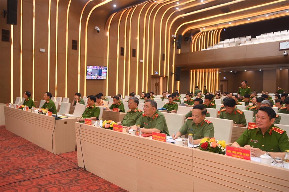 Các đại biểu tham dự Hội nghị tại điểm cầu Bộ Công an.