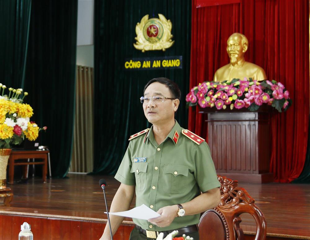 Thứ trưởng Phạm Thế Tùng phát biểu tại Hội nghị về công tác bảo đảm an ninh, trật tự vùng Đồng bằng sông Cửu Long và phụ cận.