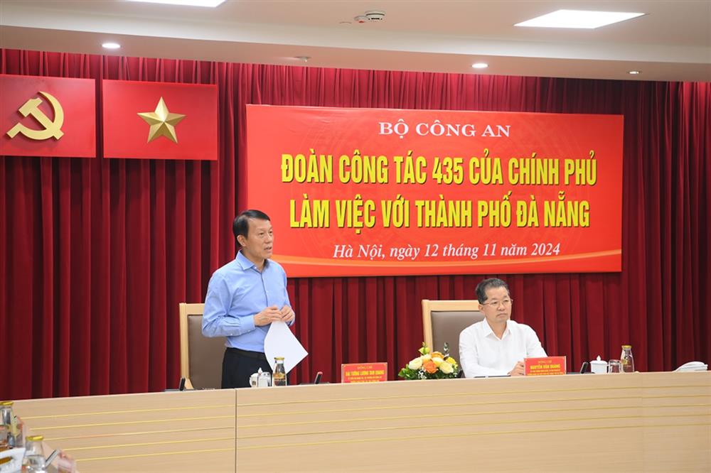 Bộ trưởng Lương Tam Quang, Trưởng Đoàn công tác của Chính phủ phát biểu kết luận buổi làm việc.