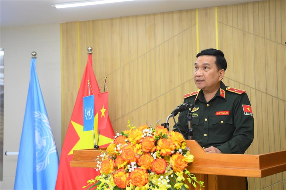 Thiếu tướng Nguyễn Sỹ Quang, Chánh Văn phòng Thường trực Bộ Công an về GGHB LHQ phát biểu tại buổi Lễ.
