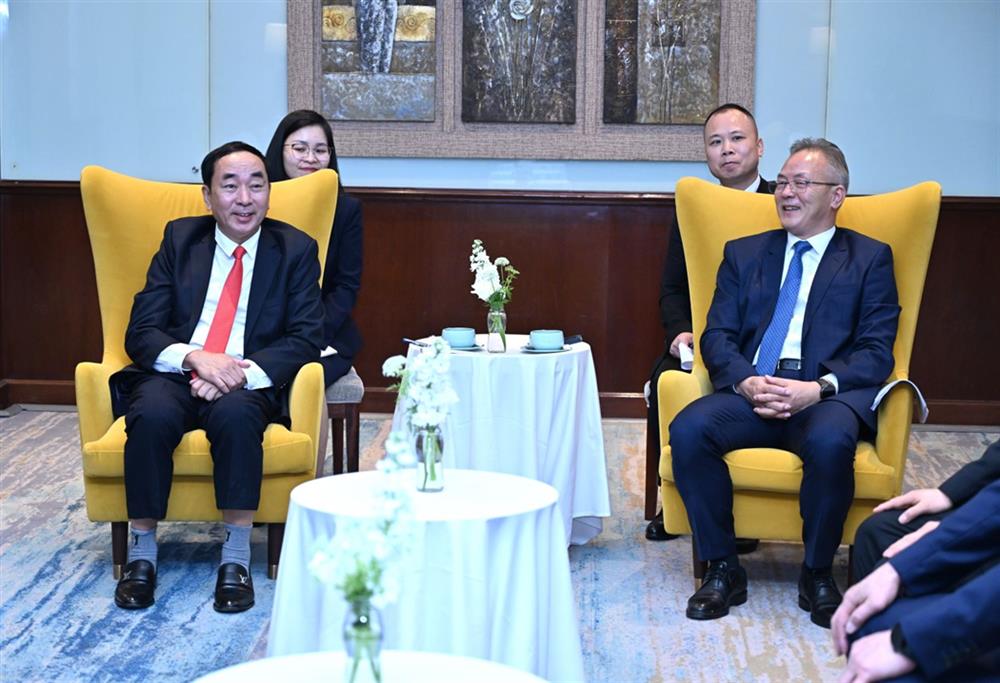 Thứ trưởng Trần Quốc Tỏ phát biểu tại buổi tiếp.