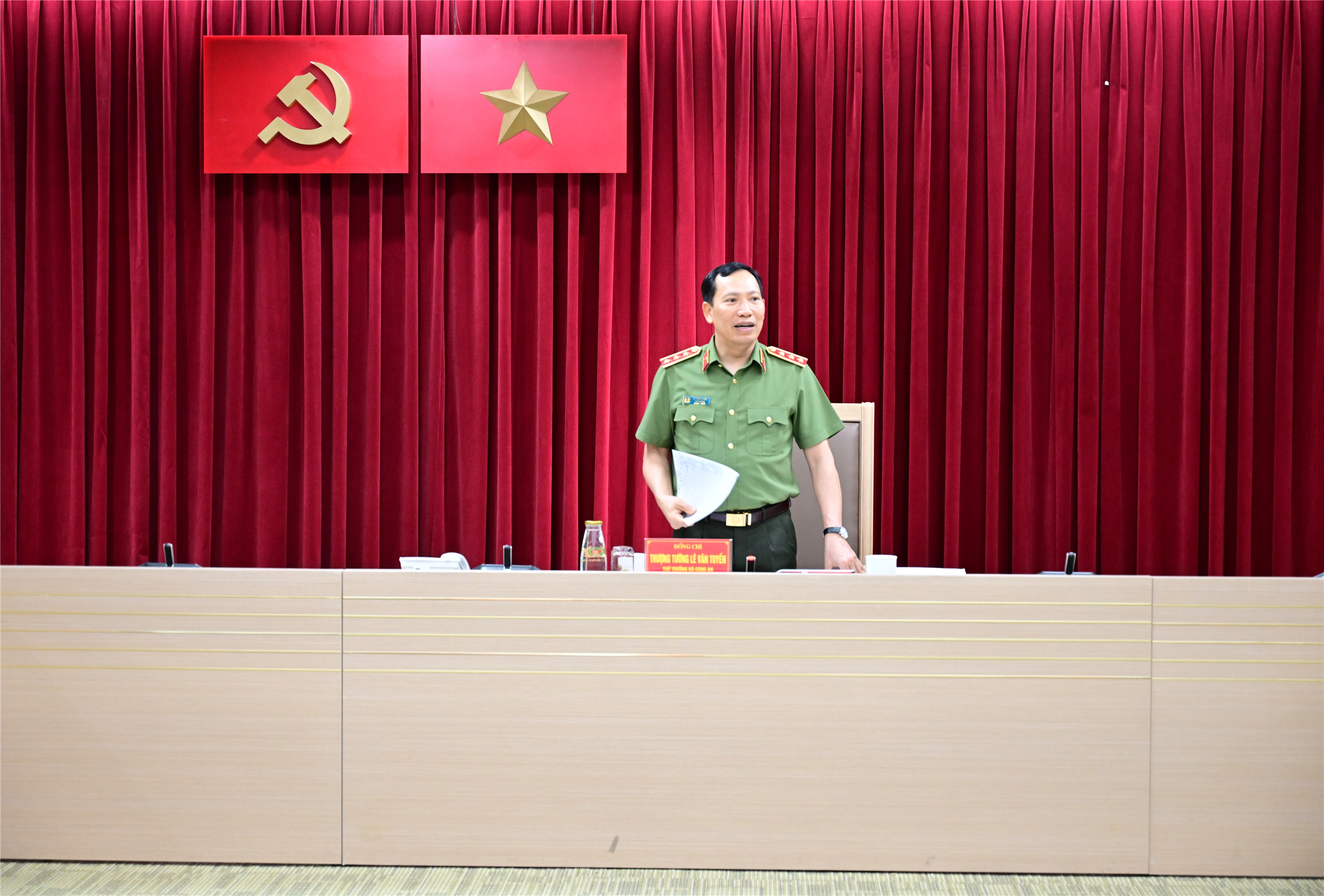 Thứ trưởng Lê Văn Tuyến phát biểu kết luận cuộc họp.