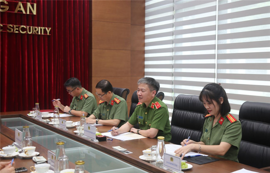 Thứ trưởng Nguyễn Ngọc Lâm phát biểu tại buổi tiếp.