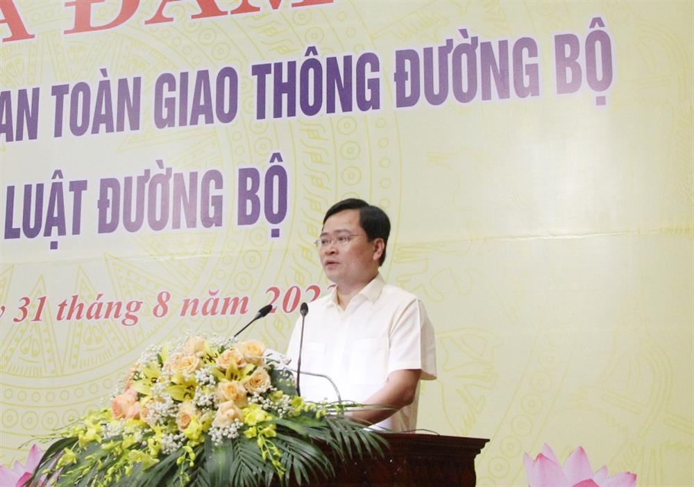 Bí thư Tỉnh ủy, Trưởng Đoàn ĐBQH tỉnh Bắc Ninh Nguyễn Anh Tuấn phát biểu chào mừng buổi Tọa đàm.