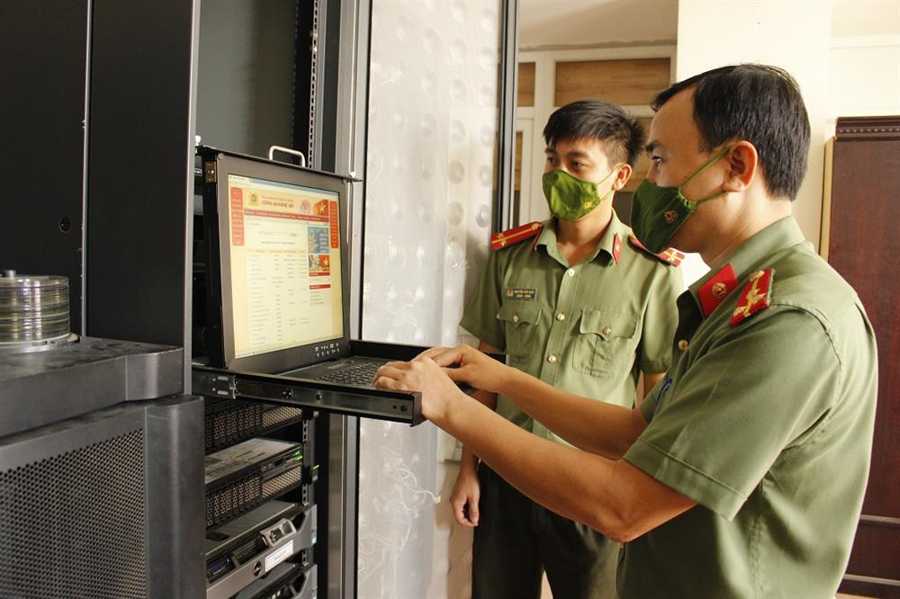 Phát triển hạ tầng thông tin, xây dựng cơ sở dữ liệu, các trang thông tin và cổng thông tin điện tử về khoa học và công nghệ